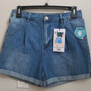 JUNIOR'S  SIZE 11 YMI  woman's shorts